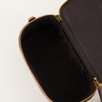 Bild der Mini Vanity-Tasche in Bordeaux der Marke Fendi für Damen - Frühjahr-Sommer 2026 - Detailansicht_3