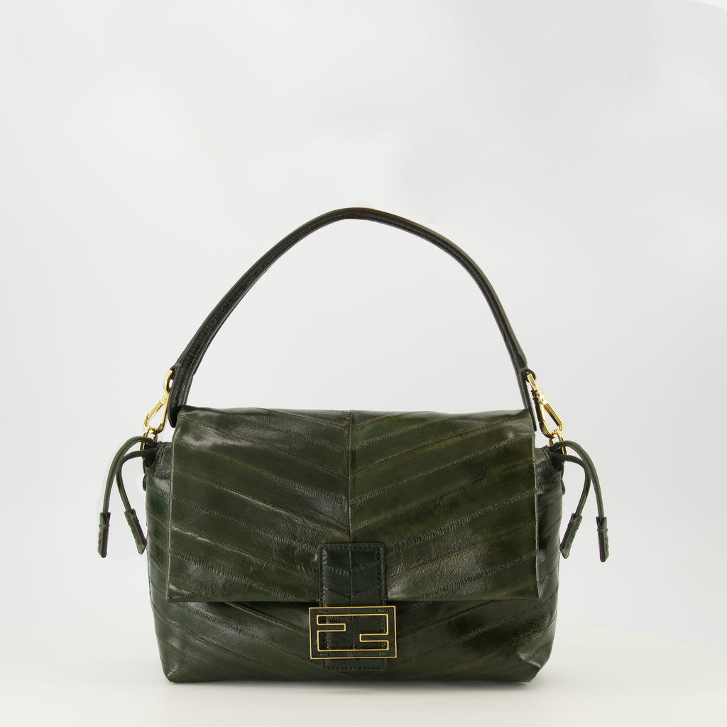 Image de l'article Sac Mamma Baguette medium vert foncé de la marque Fendi pour Femme - Saison Automne-Hiver 2025 - Vue de Face