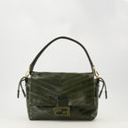 Imagen del artículo bolso Mamma Baguette mediano verde oscuro de la marca Fendi para Mujer - Temporada Otoño-Invierno 2025 - Vista Frontal