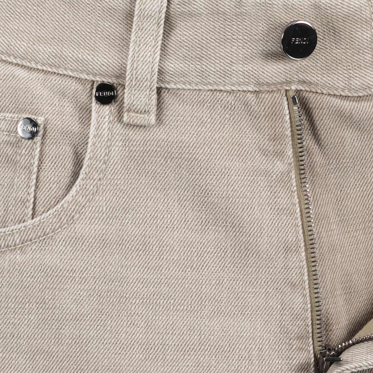 Shorts Short en denim Fendi Gris Femme