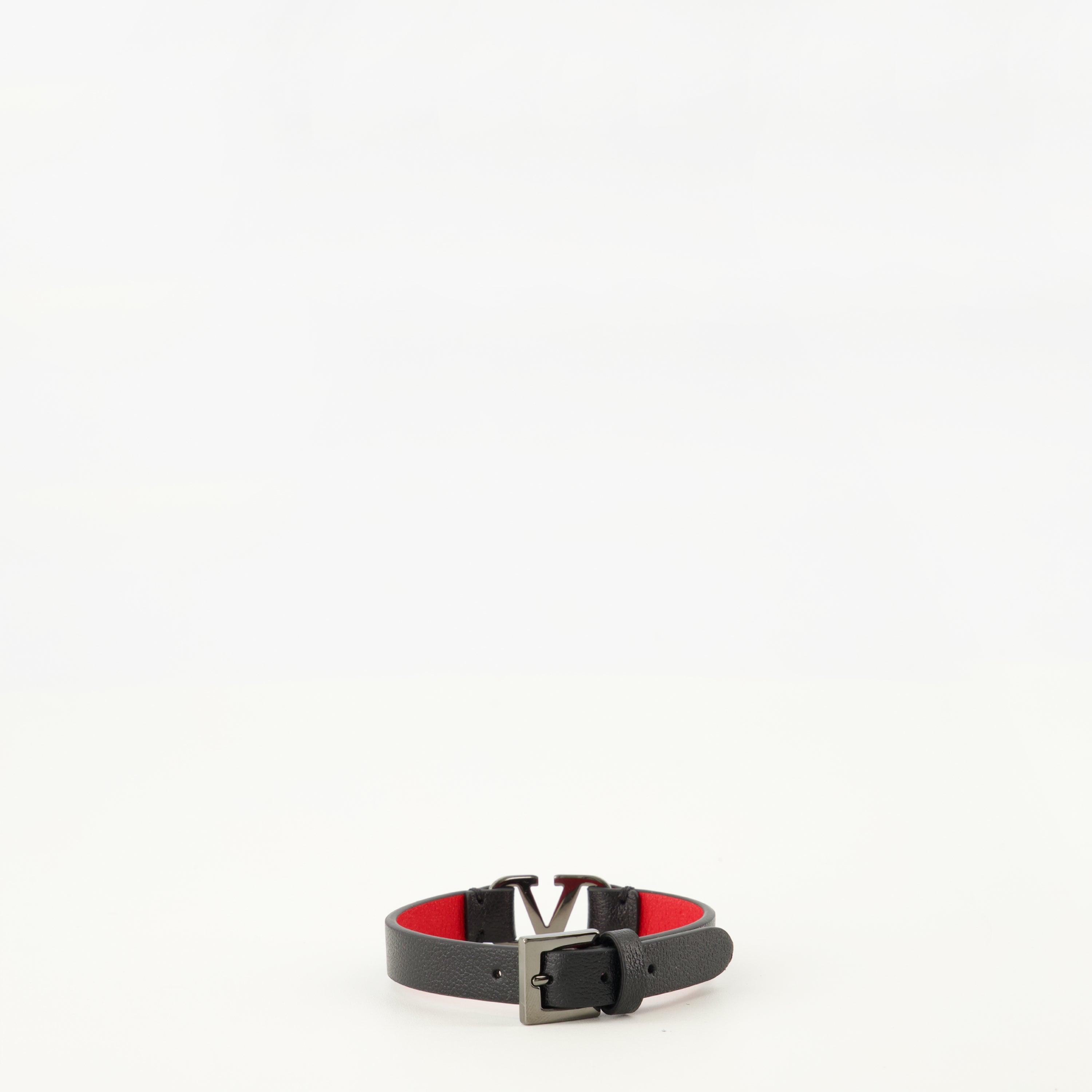 Image of the Vlogo black bracelet by Valentino Garavani for Men - Spring-Summer 2026 - Back View