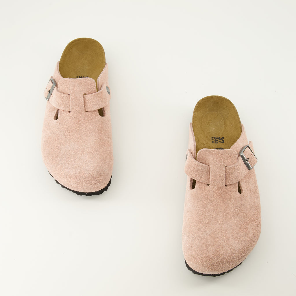 Bild der pinken Mules Boston von Birkenstock für Unisex - Frühling-Sommer 2026 - Draufsicht auf das Paar Schuhe