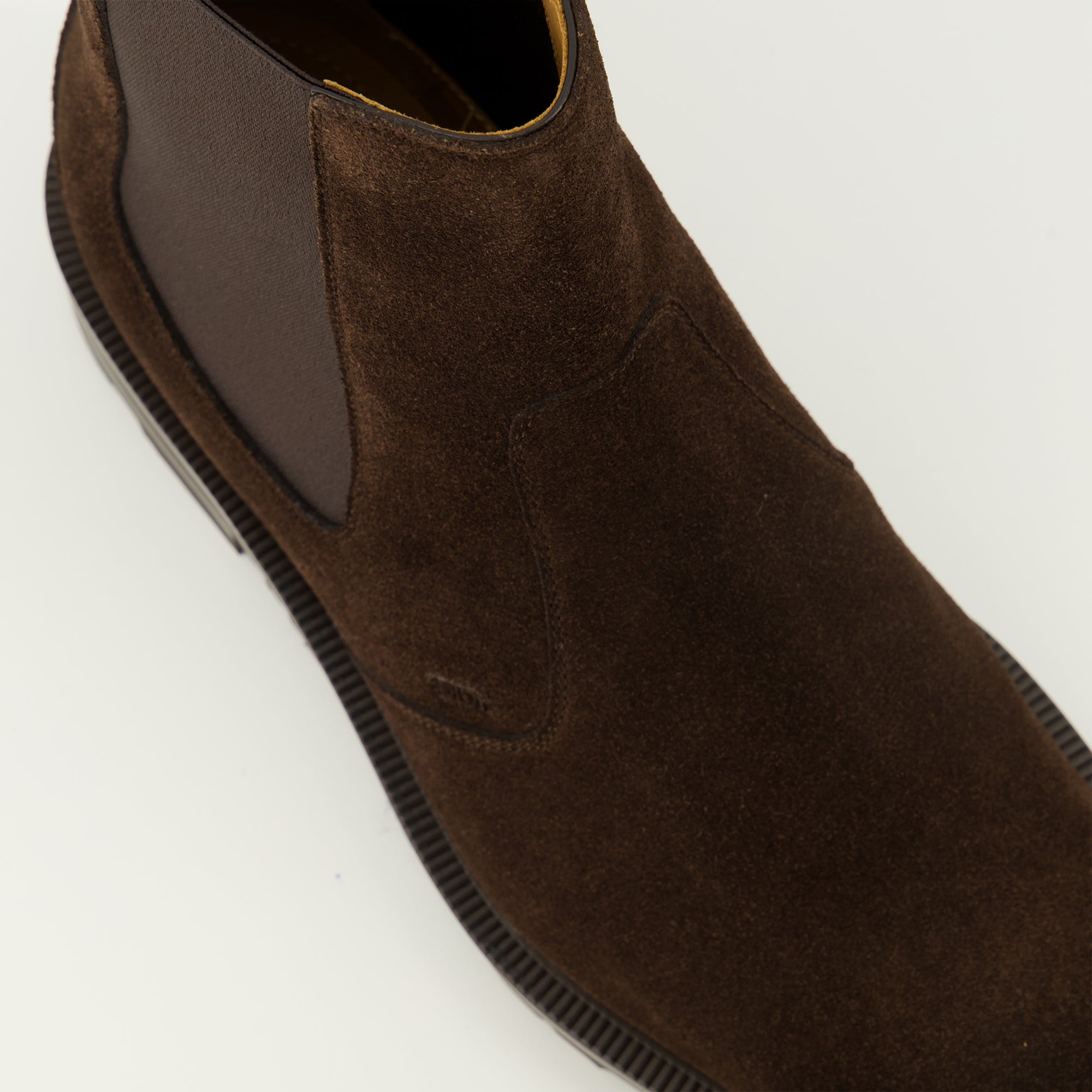 Bild der braunen Chelsea-Stiefel von Dior für Herren - Frühjahr/Sommer 2026 - Detailansicht von oben