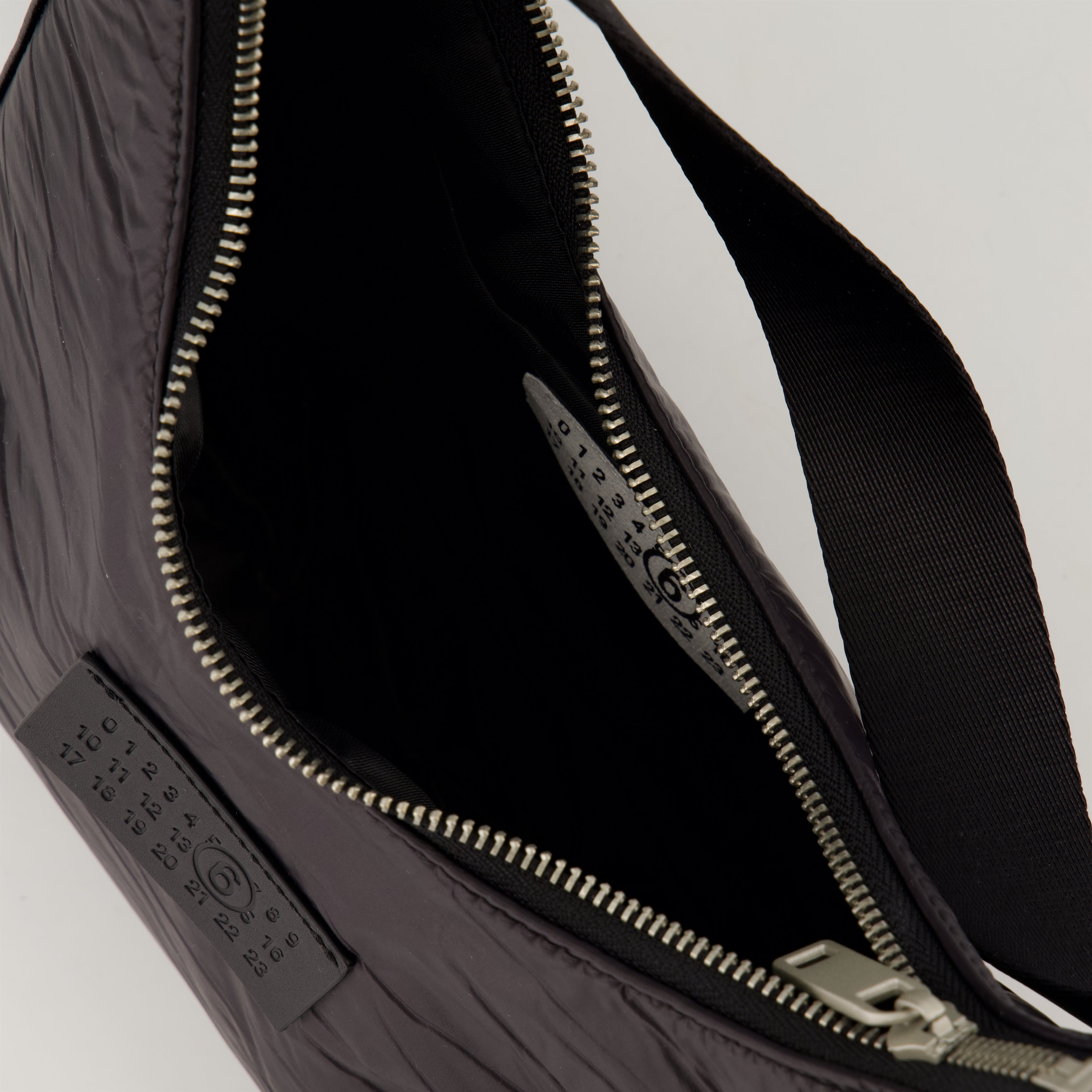 Handbags and shoulder bags Sac Hobo Mm6 Black Femme