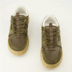 Imagen de las zapatillas A Walk de la marca Ami PARIS para Unisex - Temporada Otoño-Invierno 2025 - Vista de cima do par de zapatos
