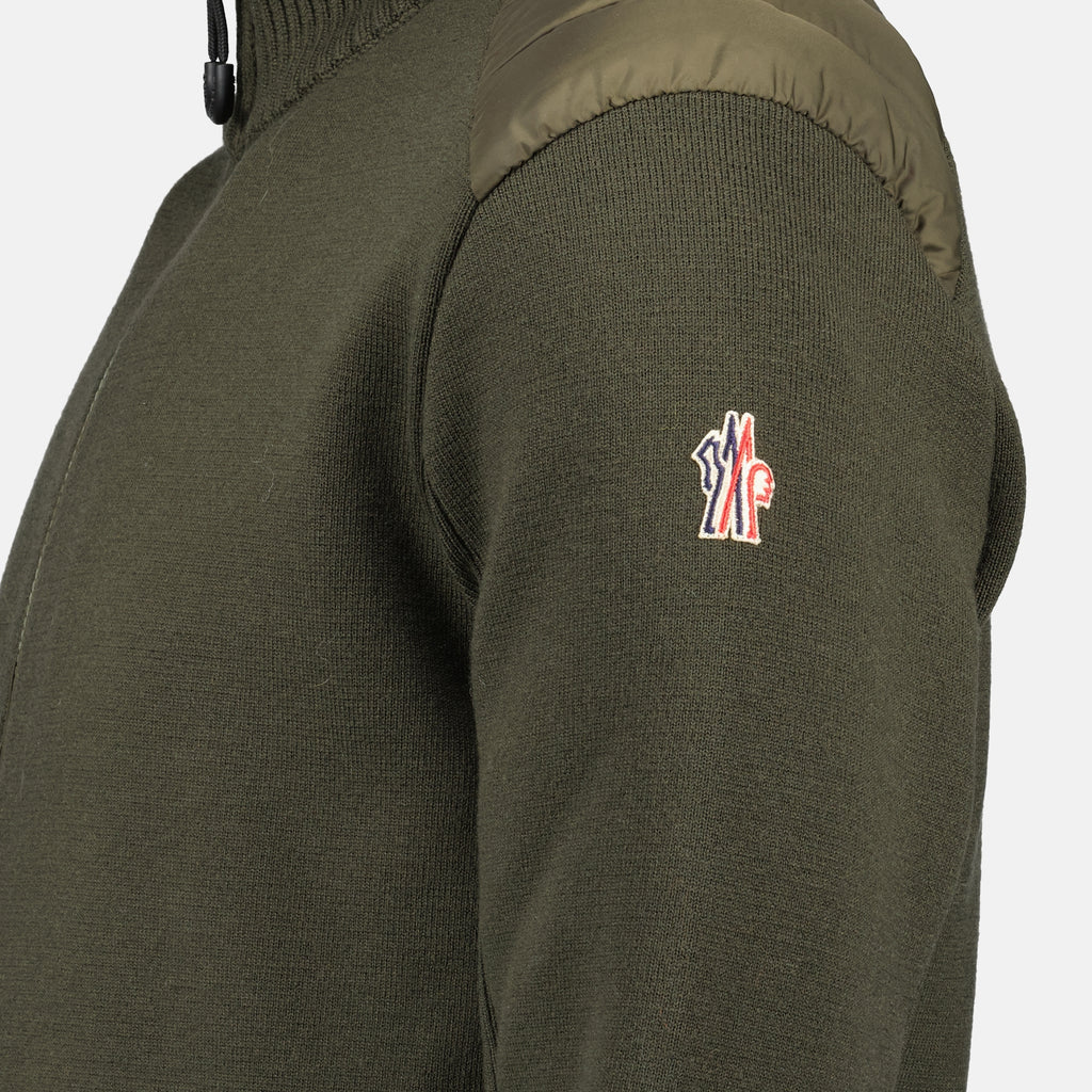 Image de l'article Cardigan zippé matelassé en laine kaki de la marque Moncler Grenoble pour Homme - Saison Automne-Hiver 2025 - Vue détaillée_1