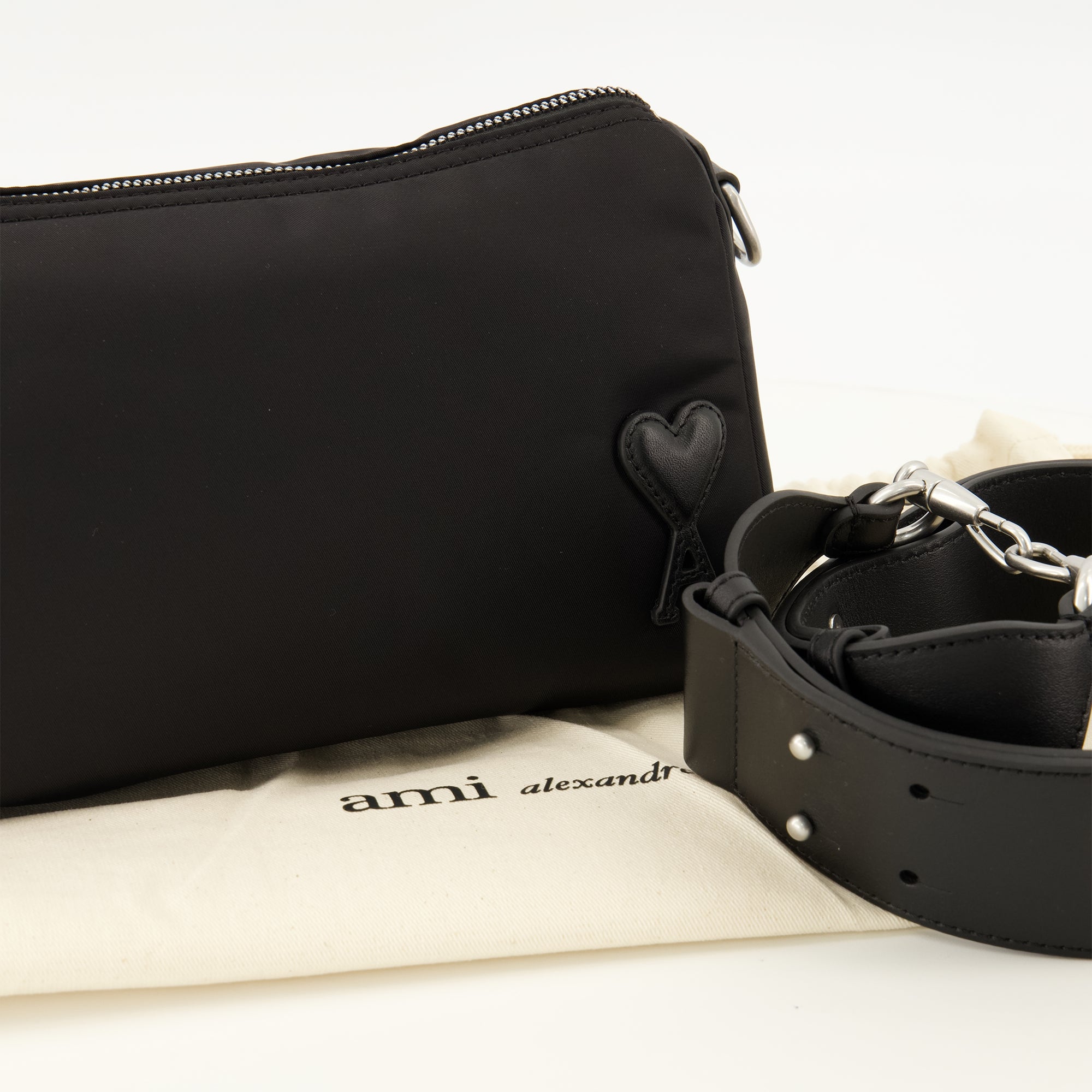 Sacs bandoulière 마르셀 백 블랙 나일론 Ami PARIS Noir Unisexe