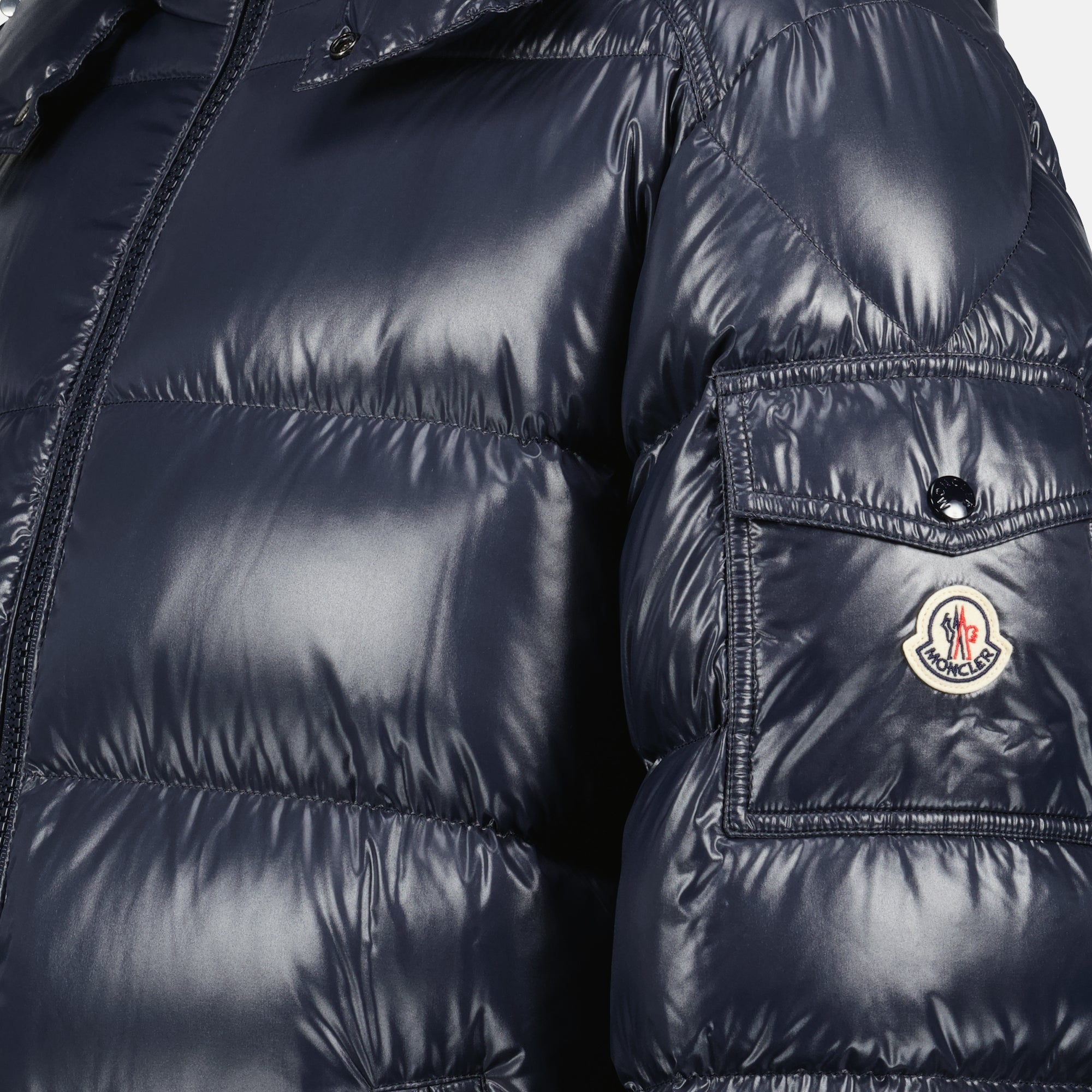 Image de l'article Doudoune Maya bleu marine de la marque Moncler pour Homme - Saison Automne-Hiver 2025 - Vue détaillée_1