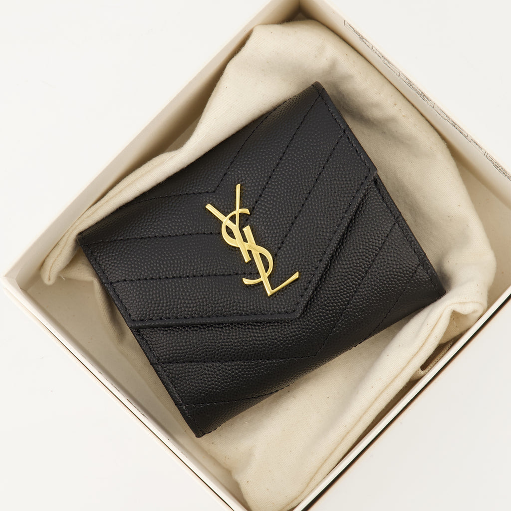 Imagen de las carteras Cassandre de la marca Saint Laurent para mujer - Temporada Otoño-Invierno 2025 - Vista Detallada_3