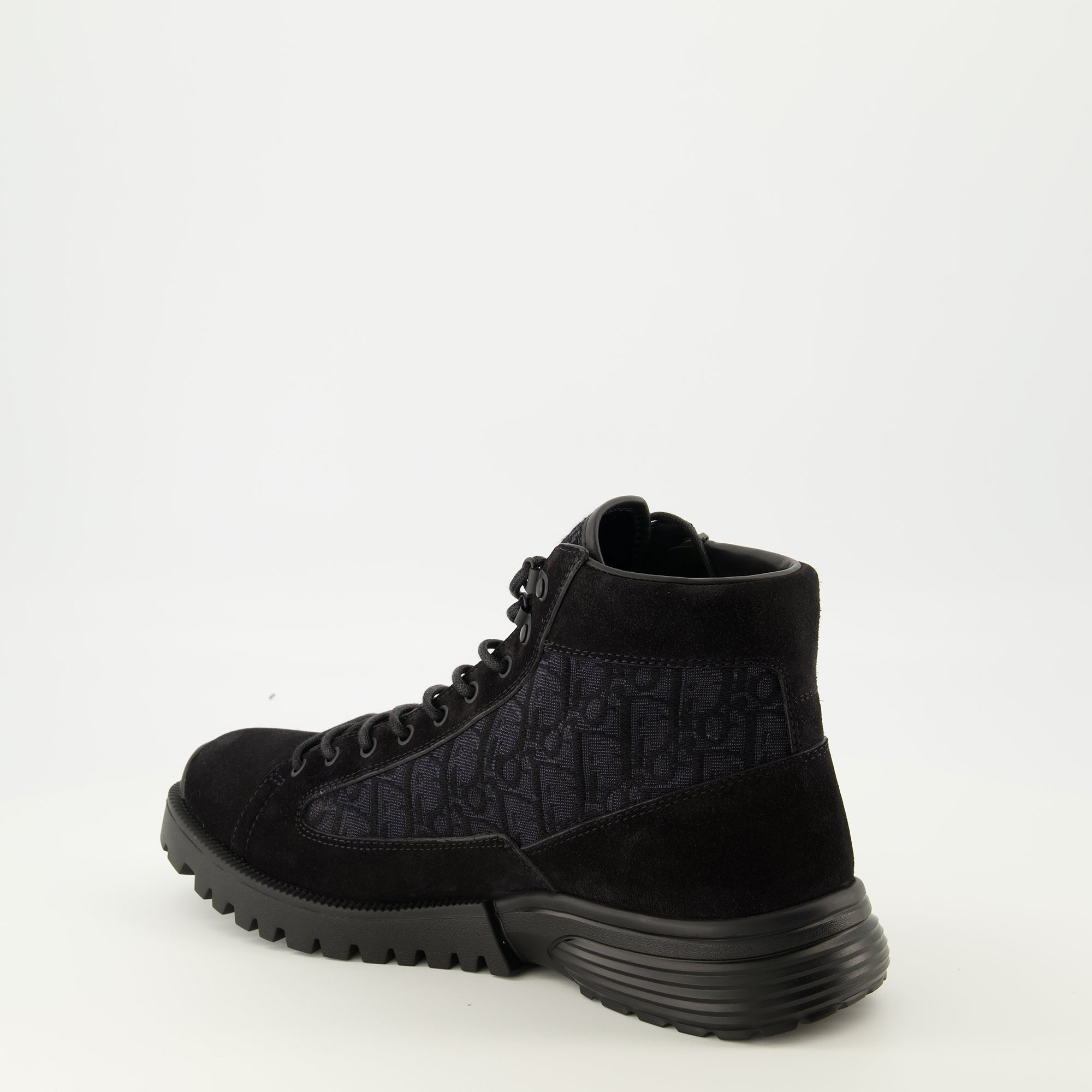 Immagine degli Stivaletti Oblique della marca Dior per Uomo - Autunno-Inverno 2025 - Vista posteriore destra a tre quarti