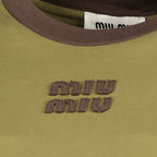 Imagen de la camiseta de algodón caqui para mujer de Miu Miu - Temporada Primavera-Verano 2026 - Vista Detallada_1