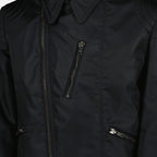 Imagem da jaqueta de nylon preta da Prada para homem - Primavera-Verão 2026 - Vista detalhada_1