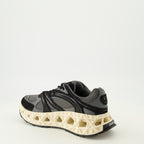 Imagen de las Zapatillas B35 grises de Dior para Hombre - Temporada Primavera-Verano 2026 - Vista tres cuartos trasera derecha