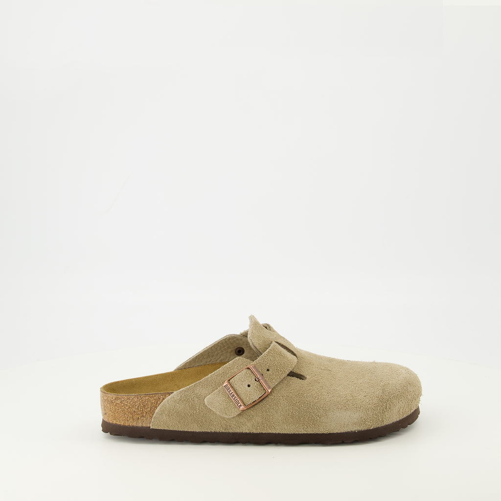 Imagem das mules Boston taupe da marca Birkenstock para Unisex - Temporada Primavera-Verão 2026 - Vista lateral direita