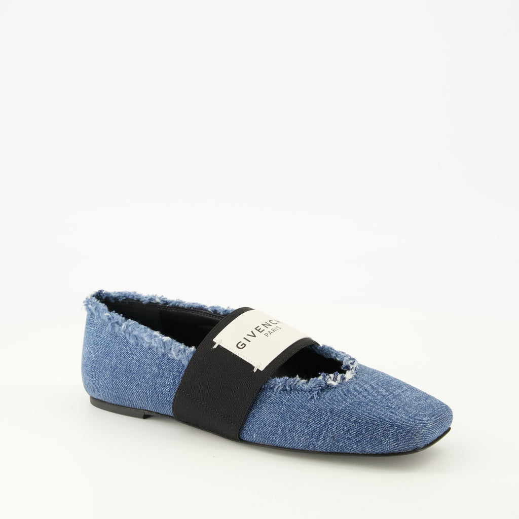 Imagen de las Ballerinas Sliced Square de denim azul de Givenchy para Mujer - Temporada Primavera-Verano 2026 - Vista tres cuartos frontal derecha