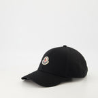 Imagem do chapéu logo preto da marca Moncler para Homem - Coleção Primavera-Verão 2026 - Vista Traseira