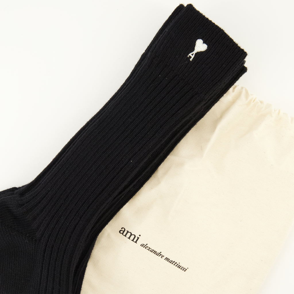 Image de l'article Lot de trois chaussettes AMI de coeur noir de la marque Ami PARIS pour Unisex - Saison Printemps-Été 2026 - Vue détaillée_2