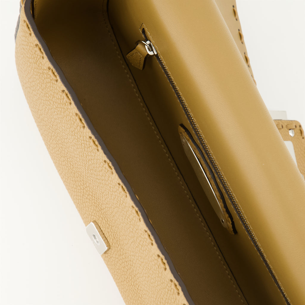 ハンドバッグ・ショルダーバッグ バゲットバッグ Fendi 茶色 女性