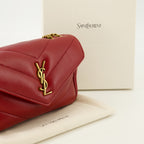 Imagem do saco Loulou mini vermelho da marca Saint Laurent para Mulheres - Temporada Primavera-Verão 2026 - Vista Detalhada_2