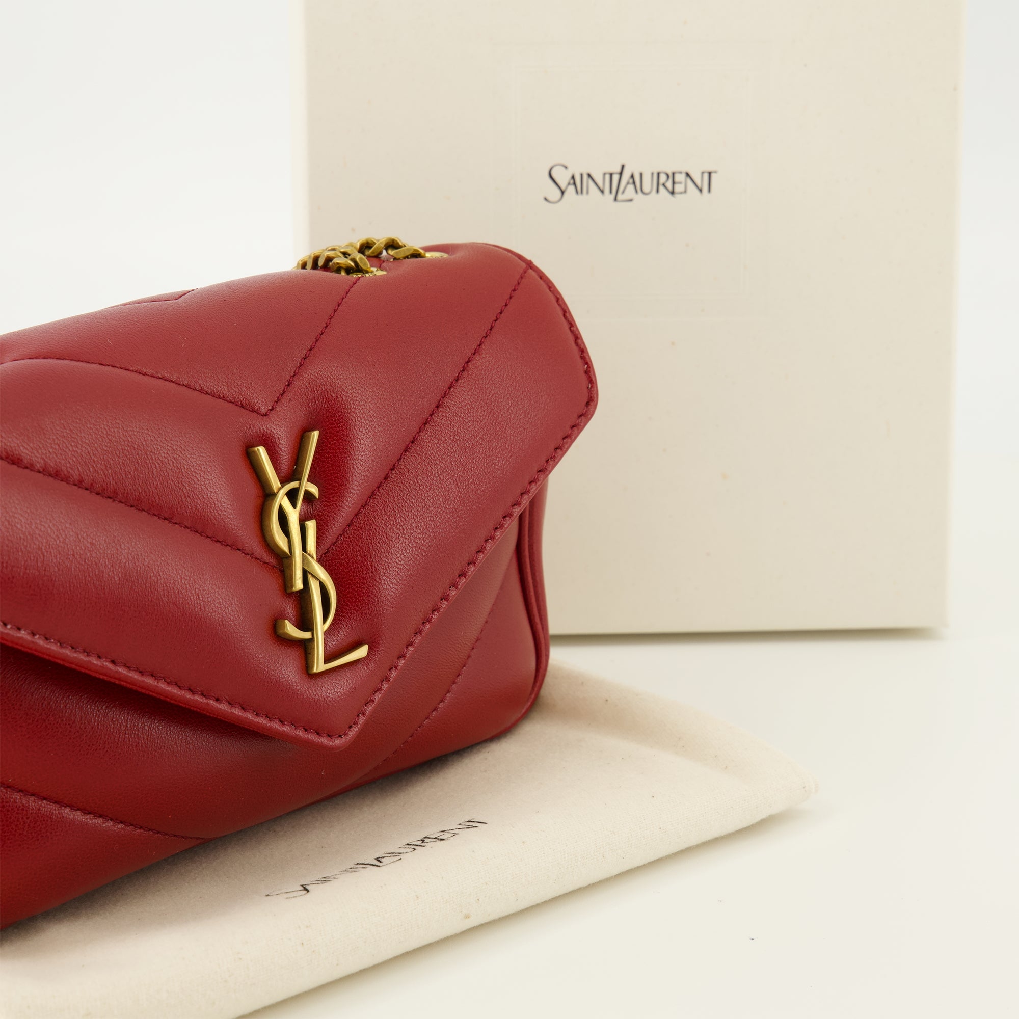 Image de l'article Sac Loulou mini rouge de la marque Saint Laurent pour Femme - Saison Printemps-Été 2026 - Vue détaillée_2