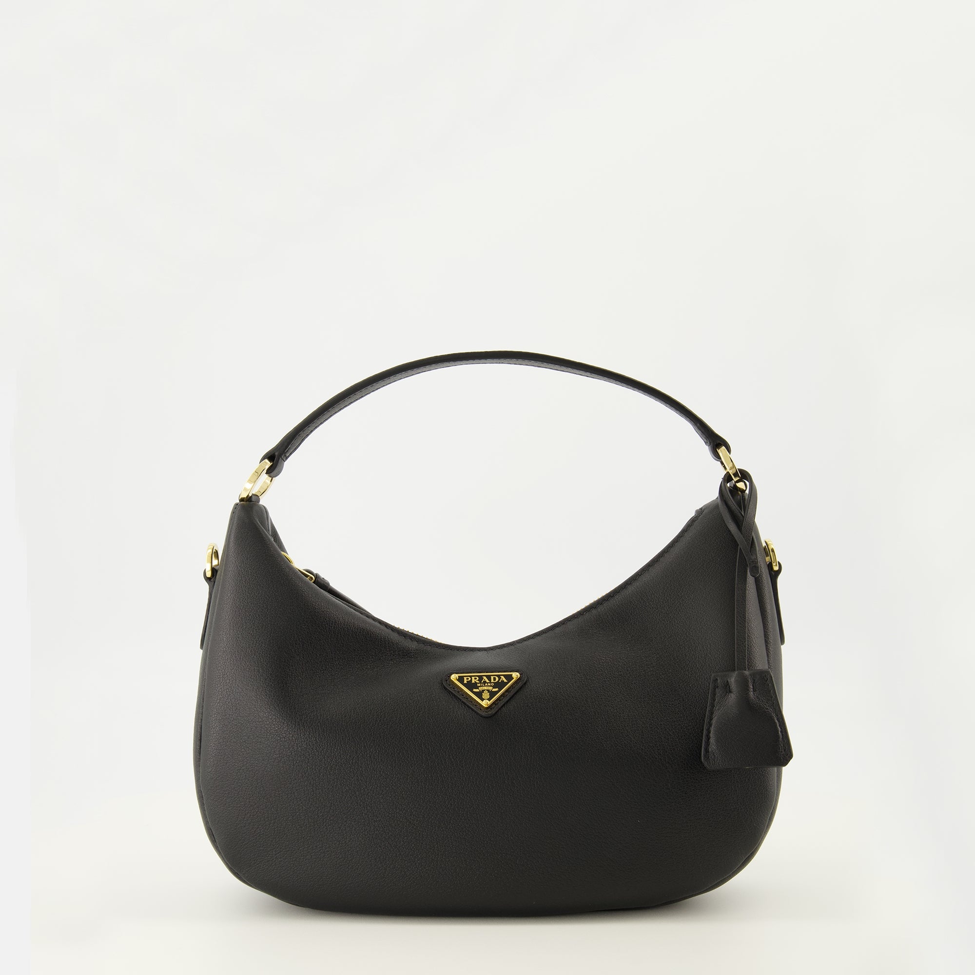 Image de l'article Sac bourse en cuir noir de la marque Prada pour Femme - Saison Printemps-Été 2026 - Vue de Face