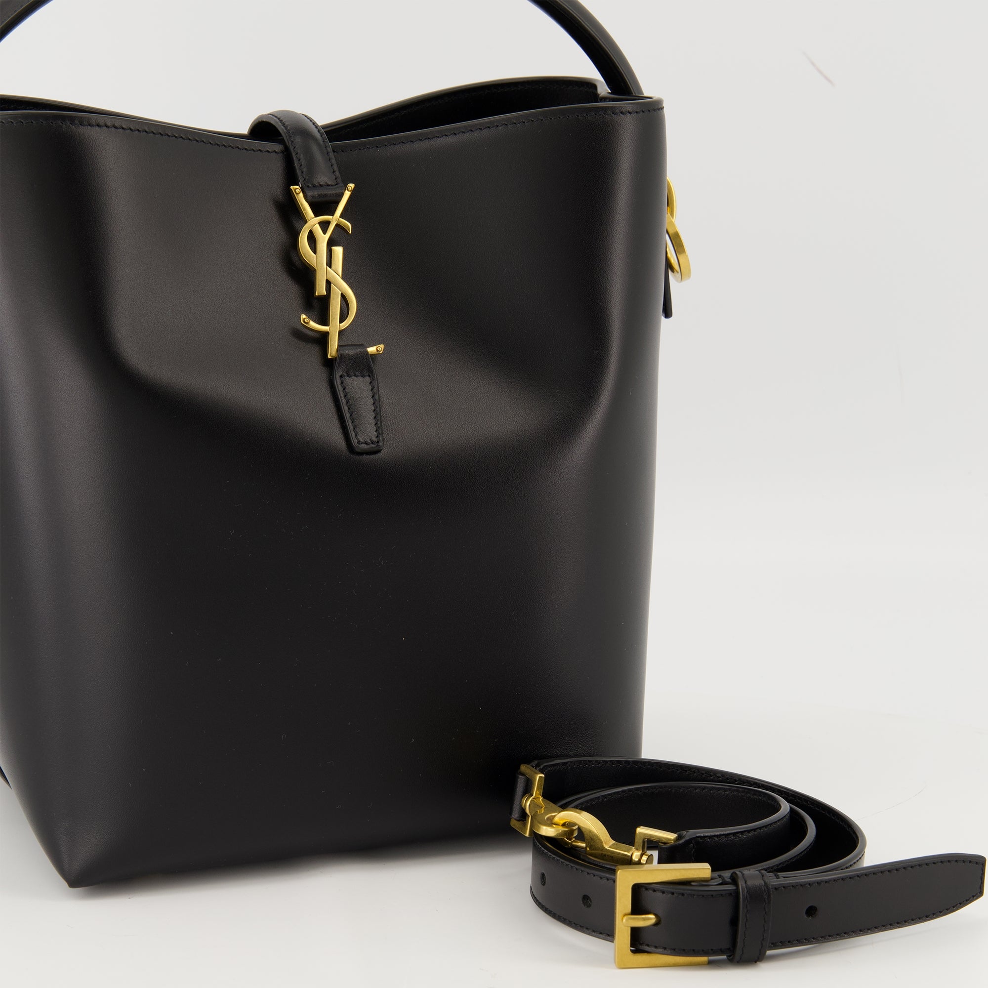 Immagine dell'articolo Borsa le 37 del marchio Saint Laurent per Donne - Collezione Autunno-Inverno 2025 - Vista Dettagliata_2
