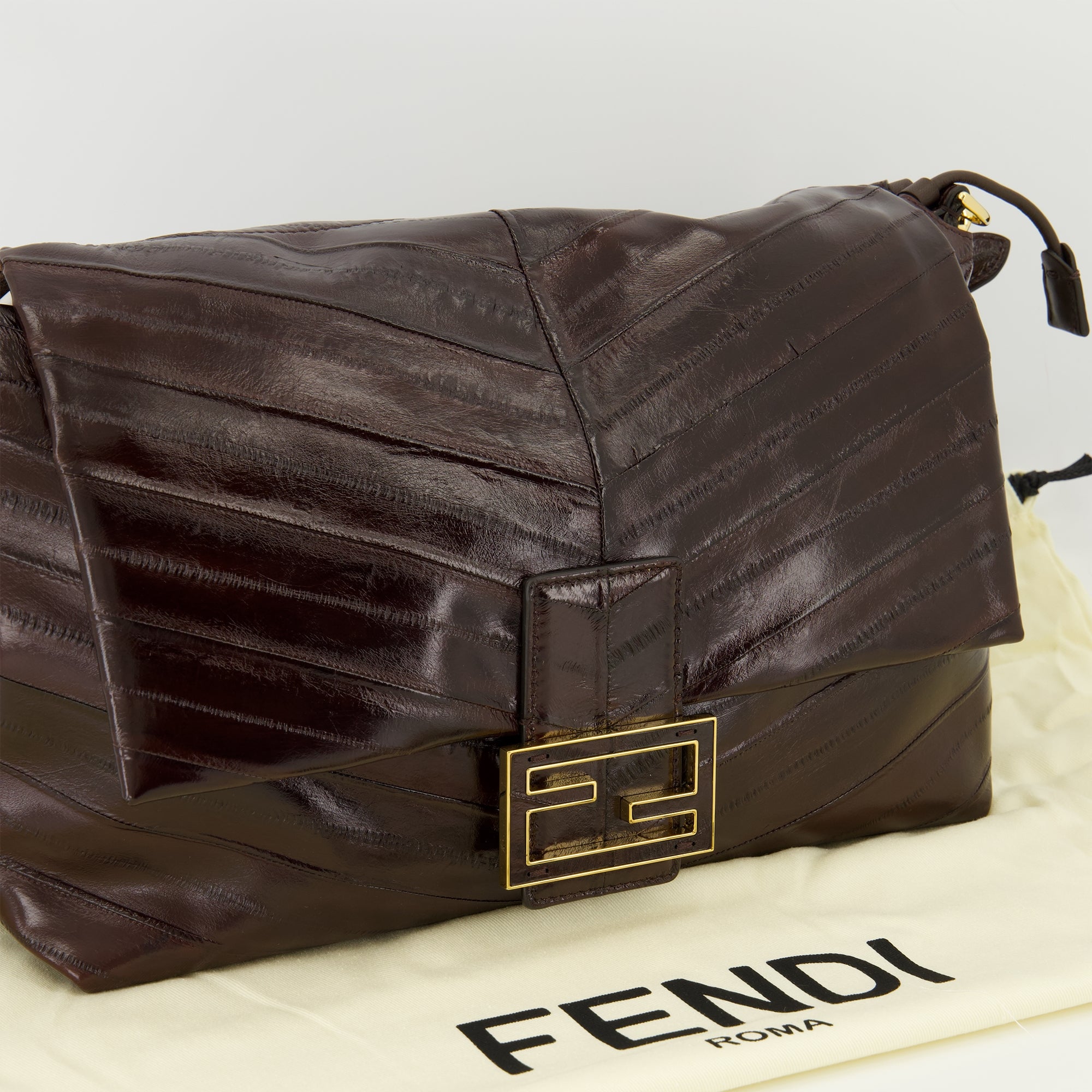 Image de l'article Sac Mamma Baguette en cuir marron de la marque Fendi pour Femme - Saison Automne-Hiver 2025 - Vue détaillée_2