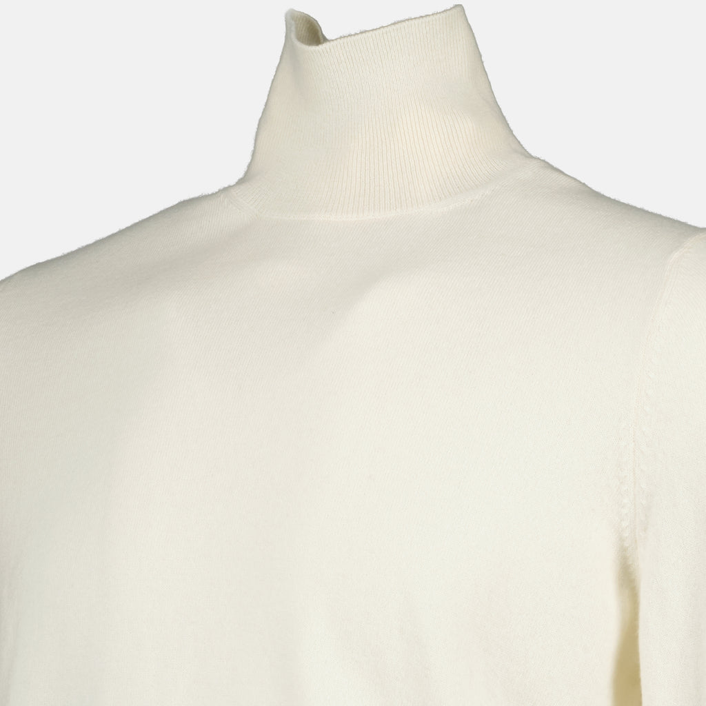 Image of the Givenchy Men's Cashmere Turtleneck - Autumn-Winter 2025 - Detailed View 1