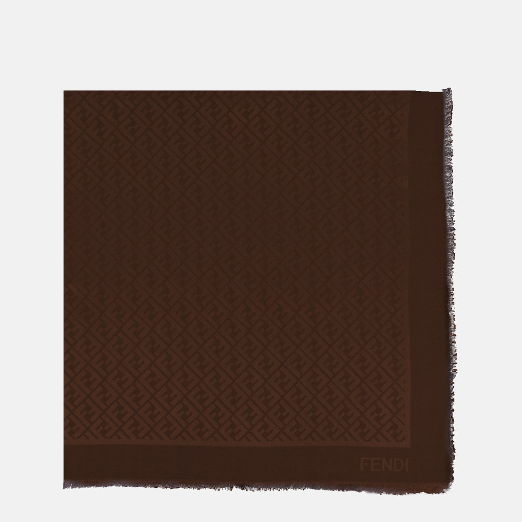 Imagen del chal FF marrón de la marca Fendi para mujer - Temporada Otoño-Invierno 2025 - Vista Frontal