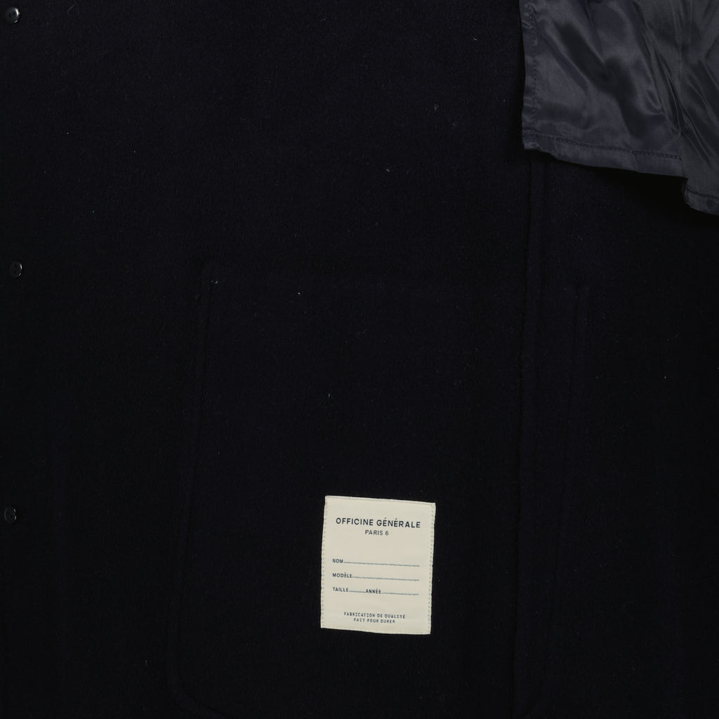 Image of the Bryce coat from the brand Officine Générale for Men - Autumn-Winter Season 2025 - Detailed View_2