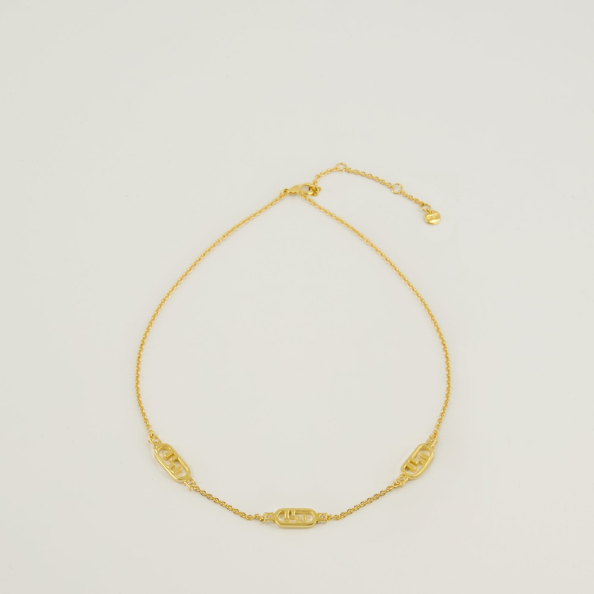 Image de l'article Collier O'Lock doré de la marque Fendi pour Femme - Saison Automne-Hiver 2025 - Vue de Dos