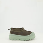Imagen de las zapatillas Tasman Hybrid marrones de Ugg para hombre - Temporada Primavera-Verano 2026 - Vista lateral derecha