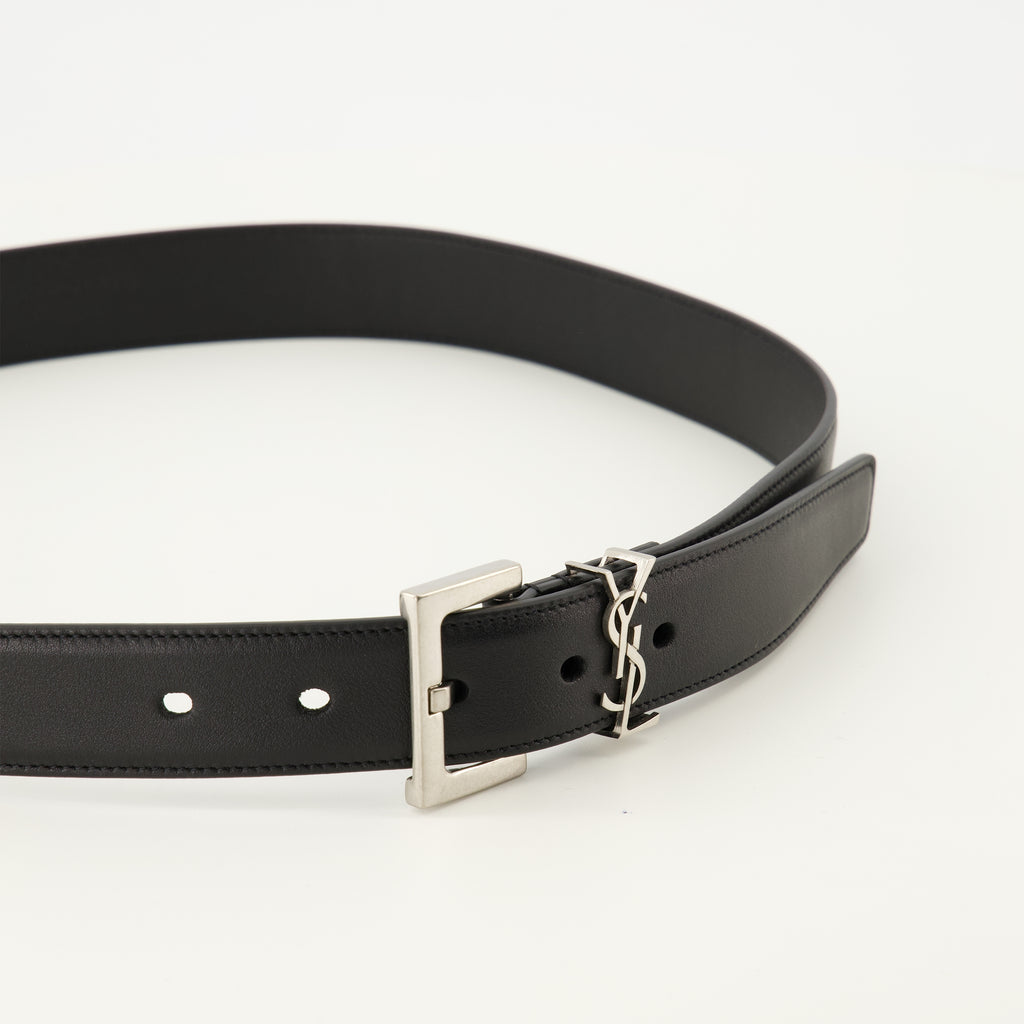 Image of the Cassandre black leather belt from the Saint Laurent brand for Women - Autumn-Winter Season 2025 - Detailed View 2