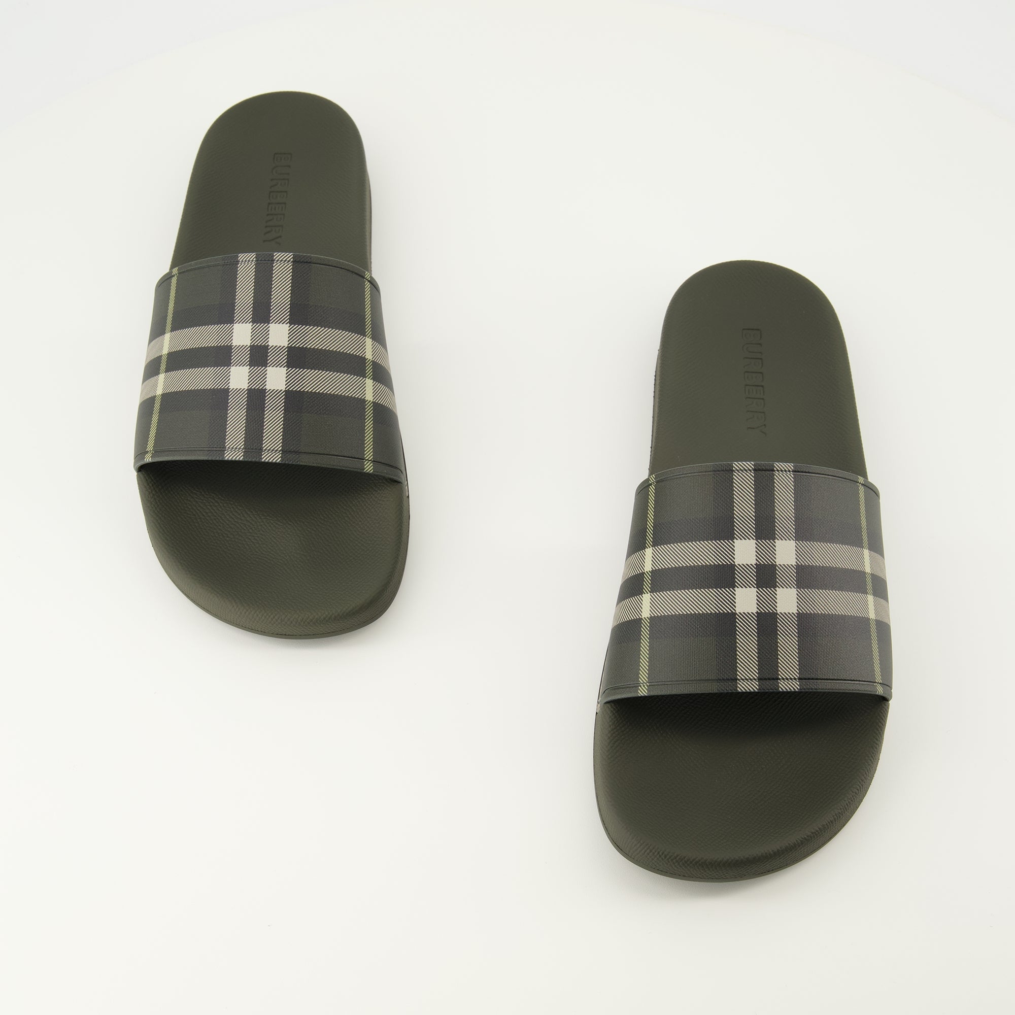 Chaussures ouvertes Claquettes Check kaki Burberry Kaki Homme