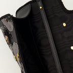 Imagen del bolso pequeño Locò de lentejuelas negras de Valentino Garavani para Mujer - Temporada Otoño-Inverno 2025 - Vista Detallada_3
