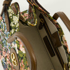 女性用のバレンティノ・ガラヴァーニブランドの刺繍入りミニトートバッグの画像 - 2026年春夏シーズン - 詳細ビュー_3