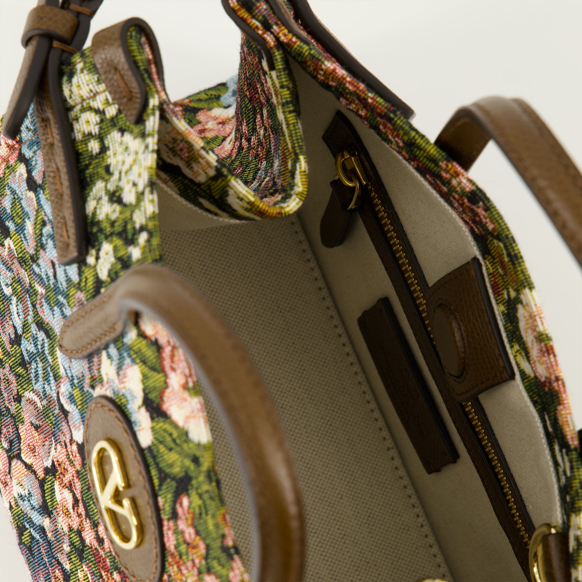 Sacs à main et épaule Cabas Mini Ricamato Valentino Garavani Vert Femme