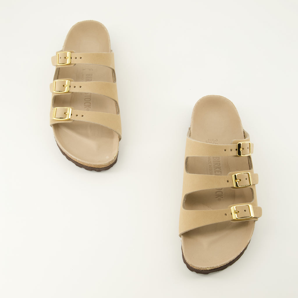 여성용 Birkenstock 브랜드 베이지 색 누벅 가죽 플로리다 샌들의 이미지 - 2026년 봄-여름 시즌 - 신발 한 쌍의 위쪽 보기