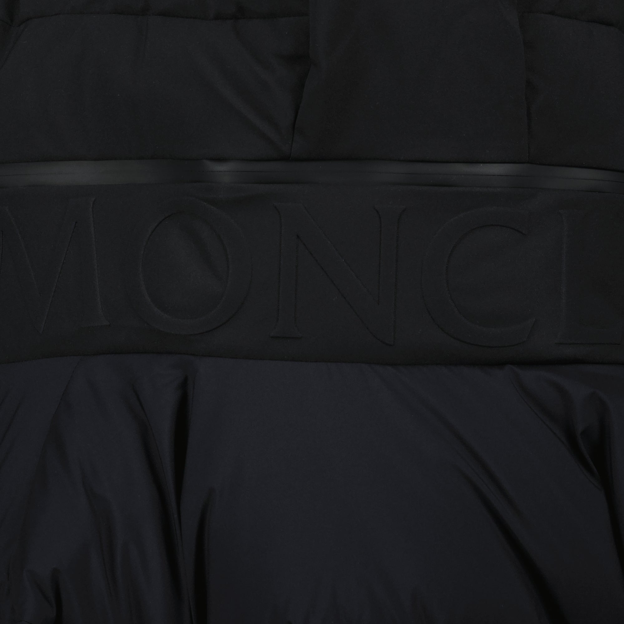 Image of the Moncler Forez Jacket for Men - Autumn-Winter 2025 Season - Detailed View_3