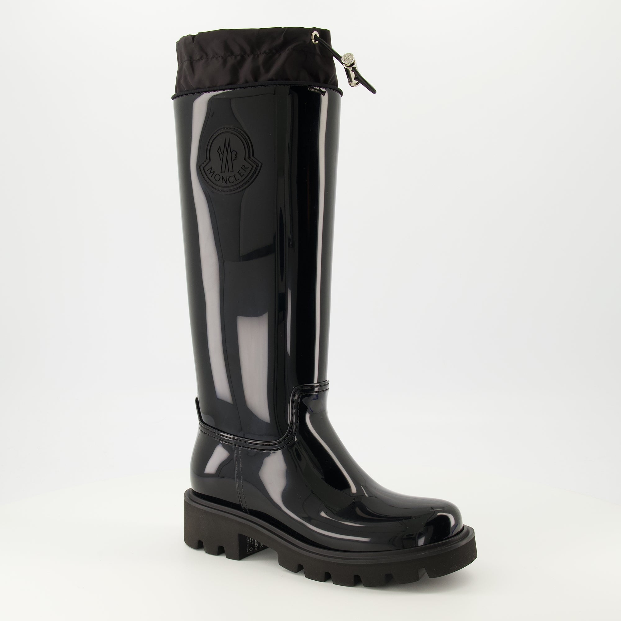Imagem das botas de chuva Kickstream pretas da marca Moncler para Mulheres - Temporada Primavera-Verão 2026 - Vista em três quartos frontal direita