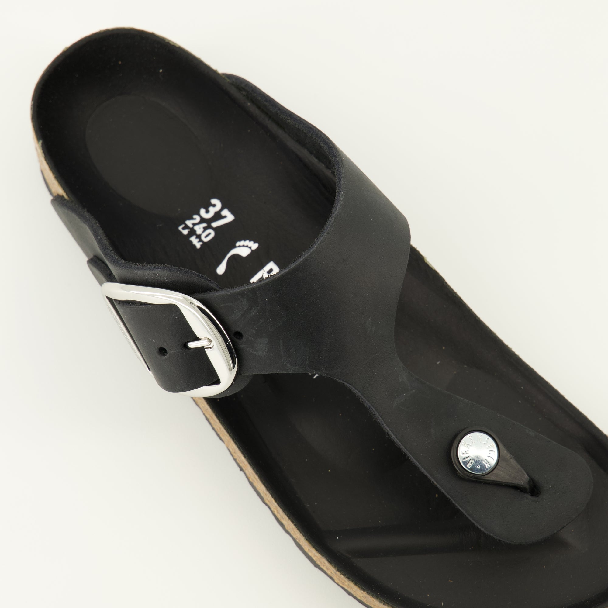 Image de l'article Sandales Gizeh Big Buckle de la marque Birkenstock pour Femme - Saison Automne-Hiver 2025 - Vue détaillée de haut