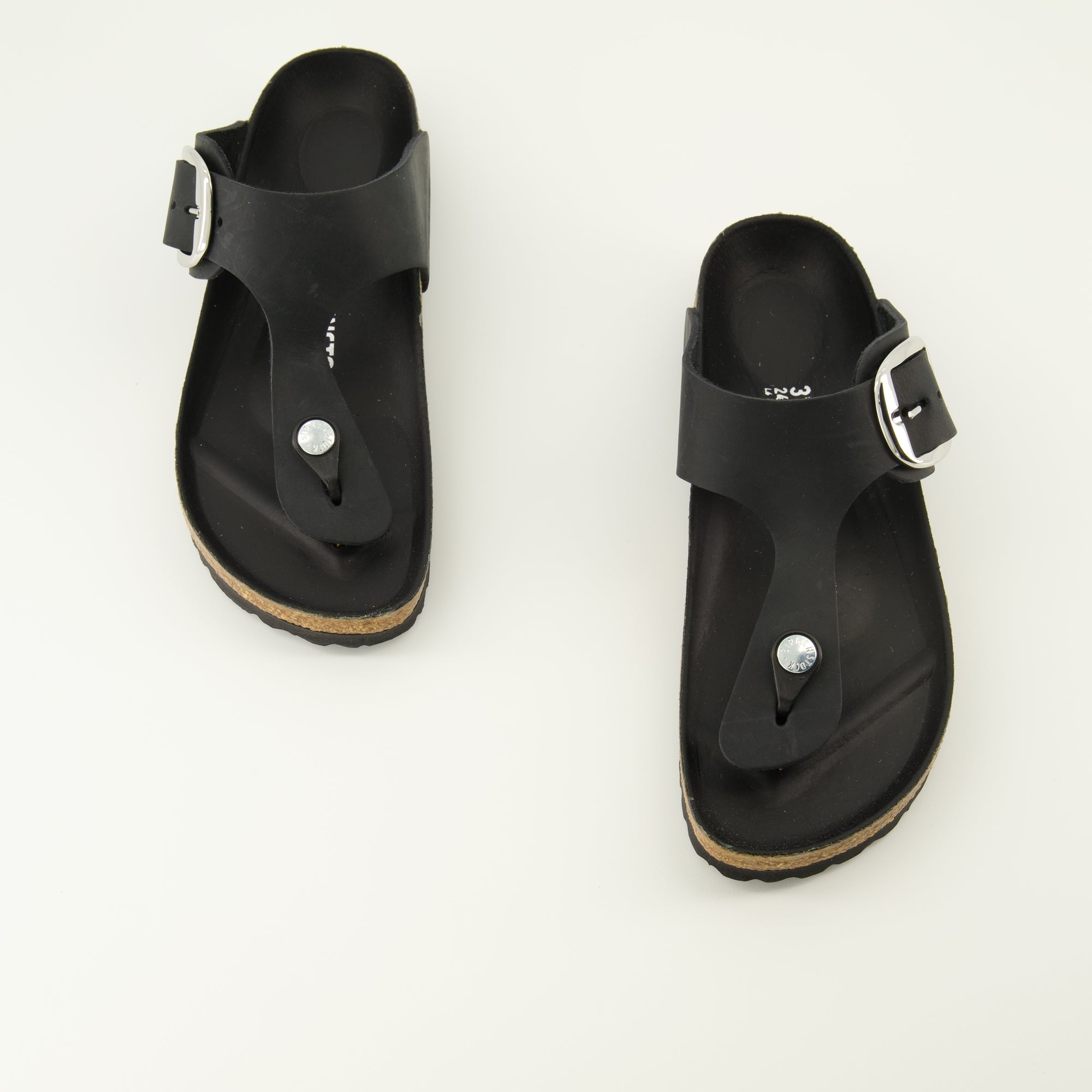 Image de l'article Sandales Gizeh Big Buckle de la marque Birkenstock pour Femme - Saison Automne-Hiver 2025 - Vue de dessus paire de chaussure