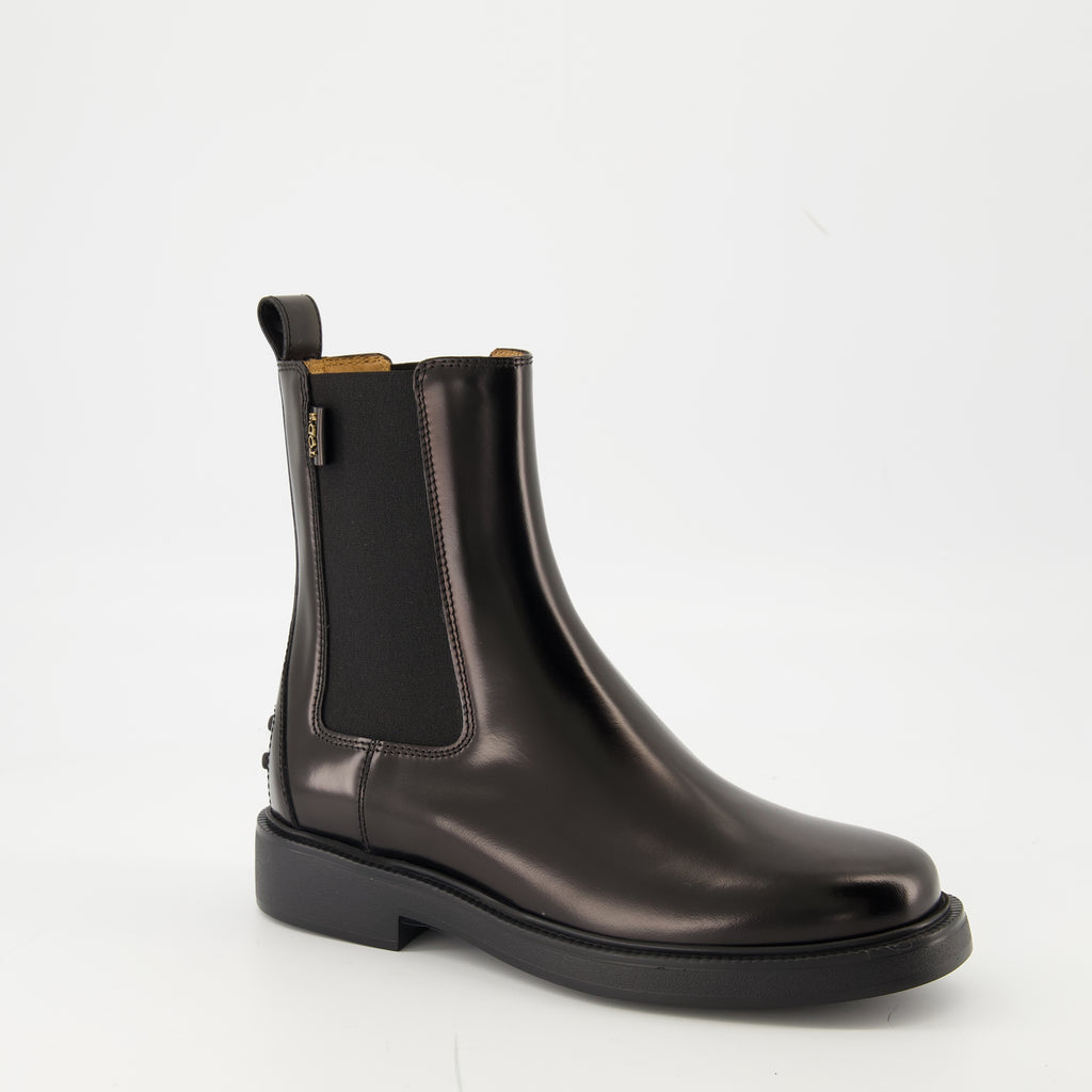 Image of Tod's Women's Leather Ankle Boots - Autumn-Winter 2025 - Right Three-Quarter Front View