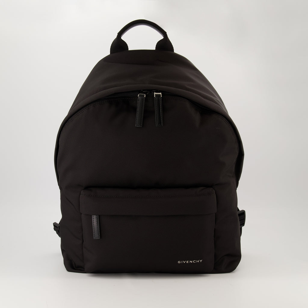 Image de l'article Sac à dos Essential U de la marque Givenchy pour Homme - Saison Automne-Hiver 2025 - Vue de Face