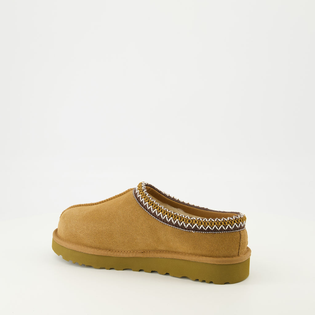 Bild der Ugg Tasman II braunen Mules für Frauen - Herbst-Winter 2025 Saison - Rechte dreiviertel Rückansicht