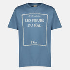Imagem da t-shirt azul da Dior para Homem com bordado Book Cover em algodão - Temporada Primavera-Verão 2026 - Vista Frontal