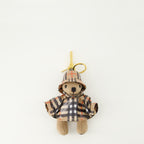 Imagen del llavero Thomas Bear de la marca Burberry para mujeres - Temporada Otoño-Invierno 2025 - Vista Frontal