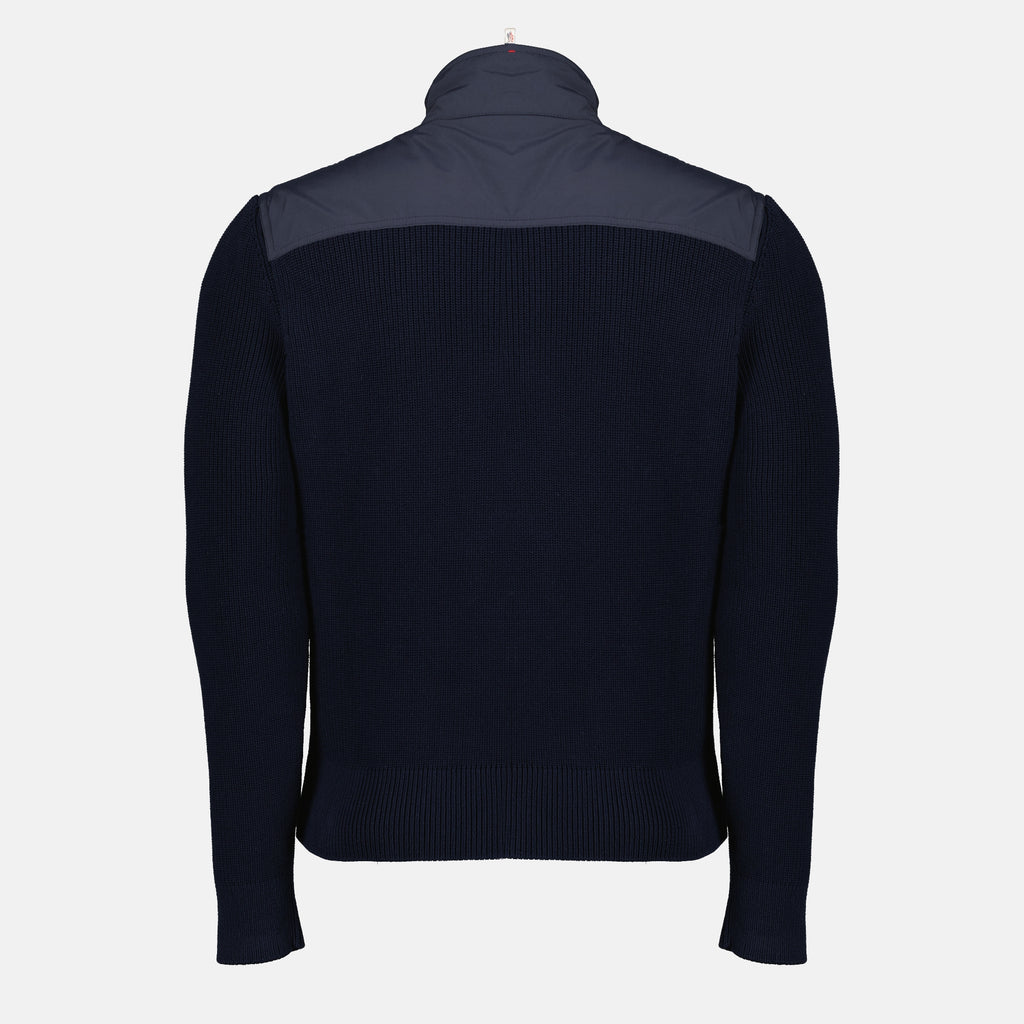 Bild des blauen Cardigan-Jackets aus zwei Materialien von Moncler Grenoble für Herren - Frühjahr-Sommer 2026 - Rückansicht