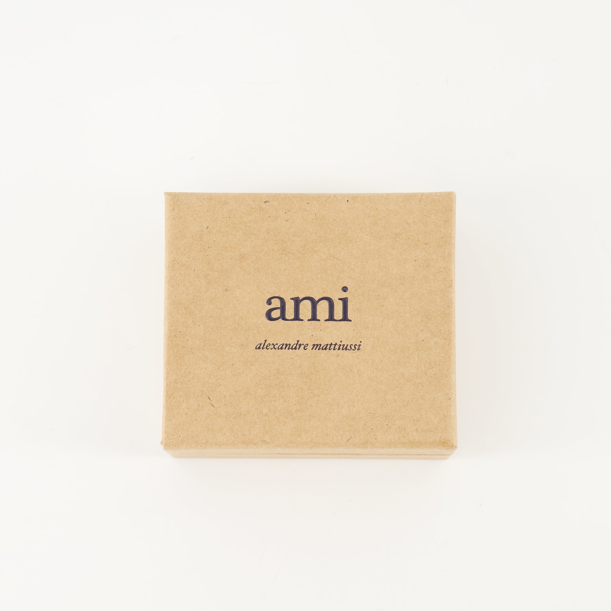 Image of the Ami de Coeur earrings from the brand Ami PARIS for Women - Fall-Winter 2025 - Detailed View 3