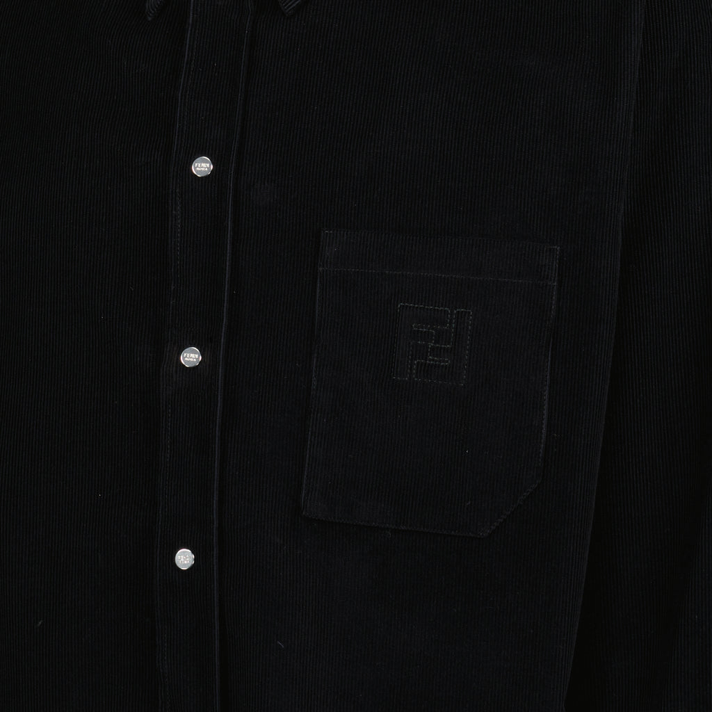 Imagen de la camisa de terciopelo negro de Fendi para Hombre - Temporada Primavera-Verano 2026 - Vista Detallada_1